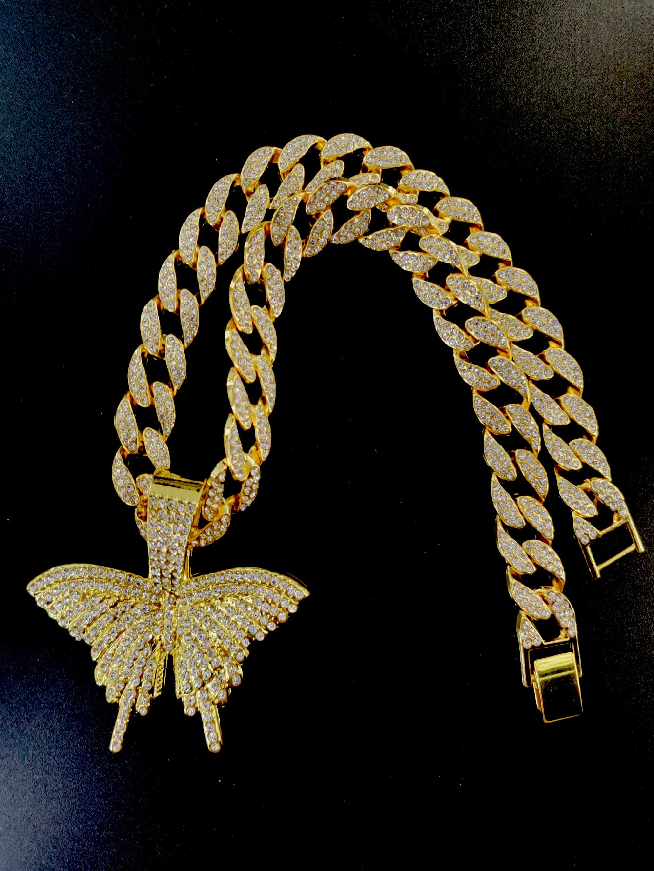 1 butterfly shaped pendant, Cuban necklace, gold full diamond, hip-hop style jewelry, fashionable personality