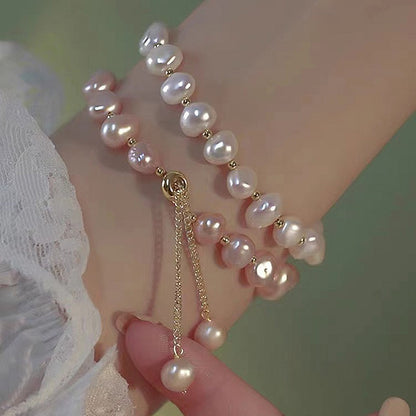 Exquisite women's pearl bracelet, new trendy style, suitable for various clothing combinations,